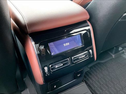 Used 2025 Lincoln Aviator Reserve w/ Equipment Group 201A AWD/4WD image 24
