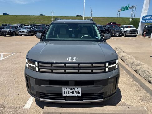 Used 2024 Hyundai Santa Fe SEL FWD image 2