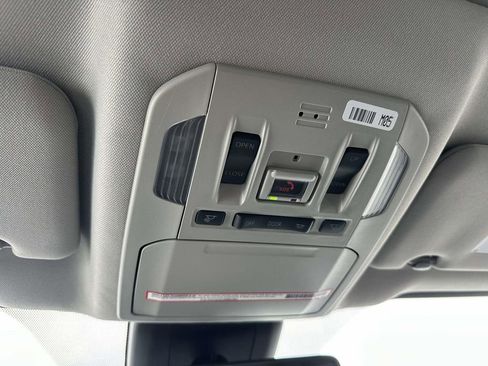 Used 2023 Toyota Highlander Limited image 30