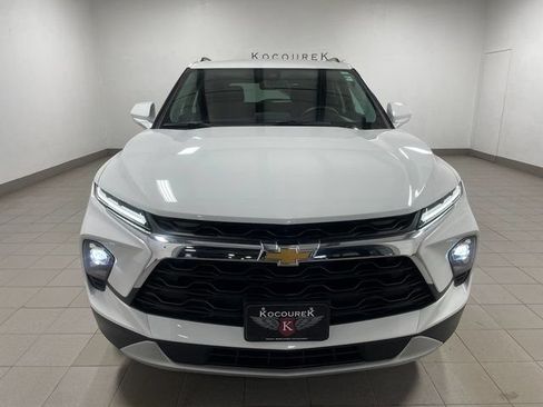 Used 2024 Chevrolet Blazer LT w/ Convenience Package AWD/4WD image 2