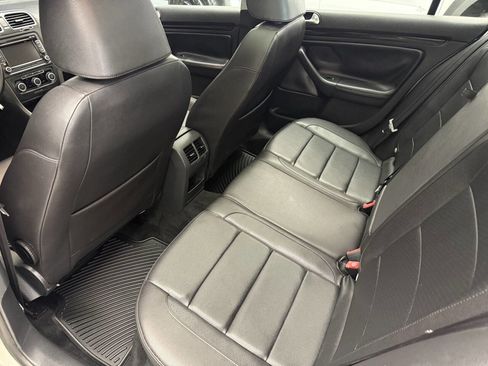 Used 2011 Volkswagen Jetta SE image 27