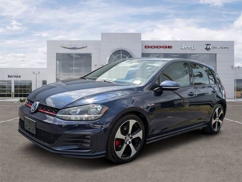 Used 2018 Volkswagen Golf 4-Door FWD image 5