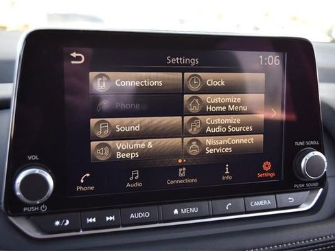 Used 2024 Nissan Rogue SV image 13