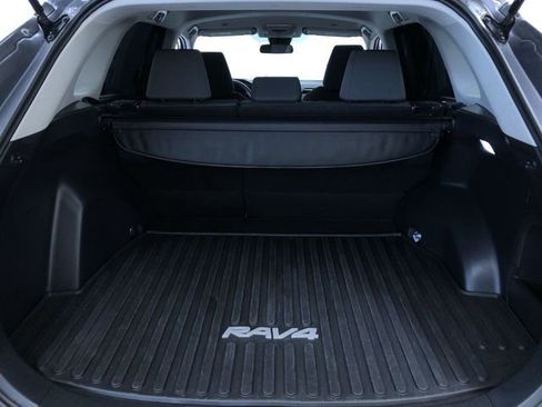 Used 2025 Toyota RAV4 XLE AWD/4WD image 30