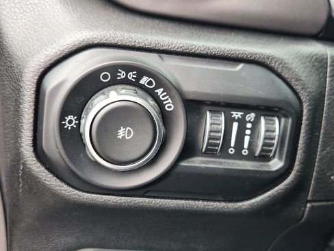 Used 2020 Jeep Wrangler Sport AWD/4WD image 29