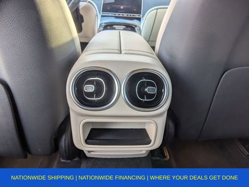 Used 2024 Mercedes-Benz GLC 300 4MATIC image 17