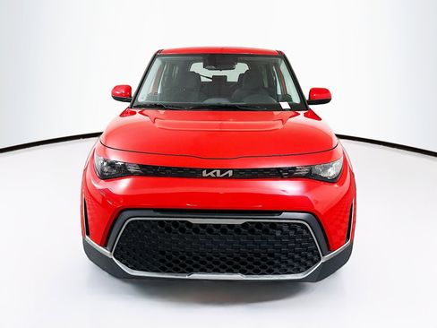 Used 2025 Kia Soul LX w/ LX Technology Package FWD image 2