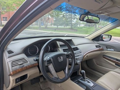 Used 2010 Honda Accord EX-L image 9