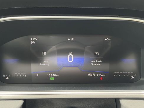 Used 2025 Volkswagen Taos SE FWD image 21