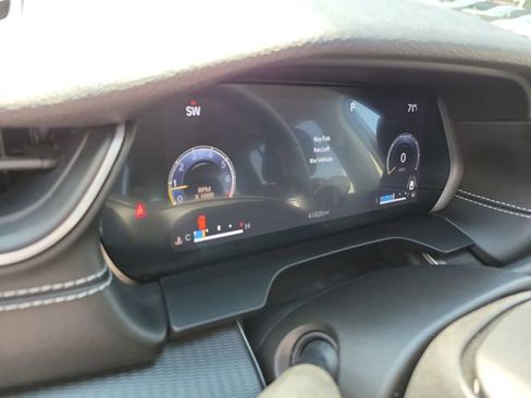 Used 2023 Jeep Grand Cherokee Laredo AWD/4WD image 10