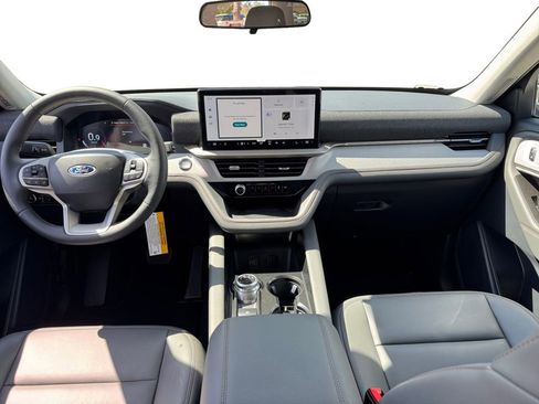 New 2026 Ford Explorer Active RWD image 12