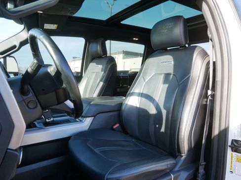 Used 2017 Ford F150 Platinum w/ Equipment Group 701A Luxury AWD/4WD image 10