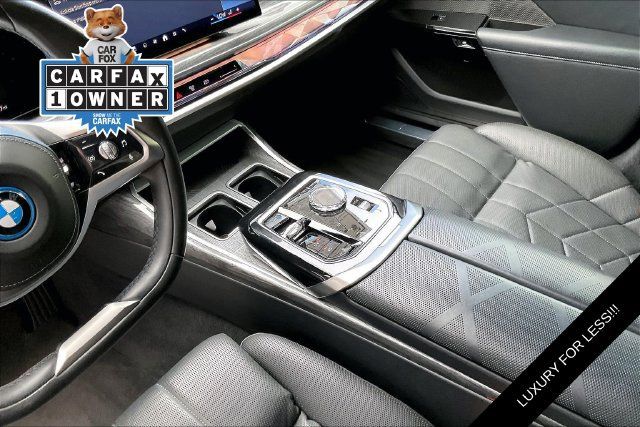 Used 2023 BMW i7 xDrive60 AWD/4WD image 17
