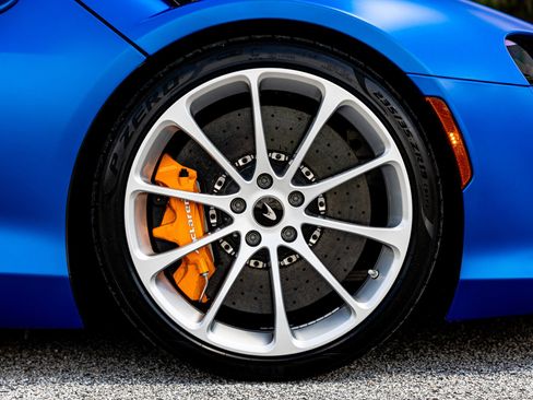 Used 2023 McLaren Artura PERFORMANCE image 13