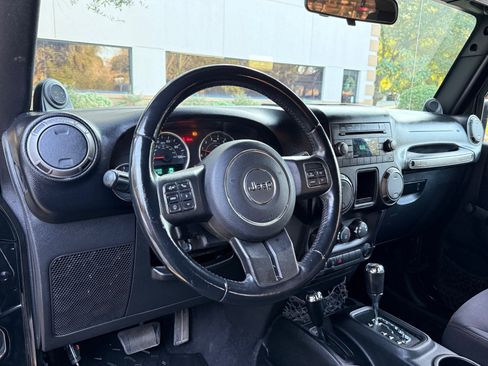 Used 2013 Jeep Wrangler Sport w/ Connectivity Group image 18