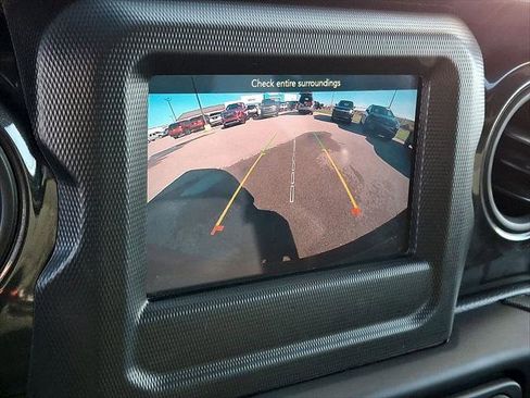 Used 2022 Jeep Wrangler Unlimited Sport image 15