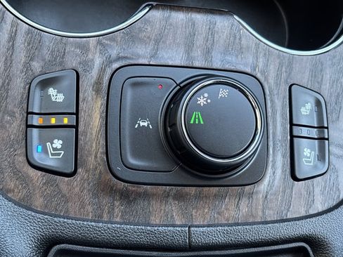 Used 2023 GMC Acadia Denali FWD image 41