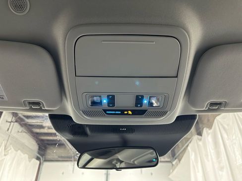 Used 2025 Ford Explorer Active image 36