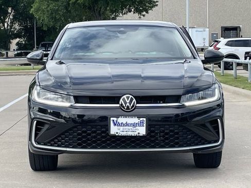 Used 2026 Volkswagen Jetta SE FWD image 7