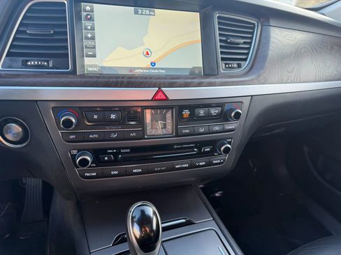 Used 2015 Hyundai Genesis 3.8 w/ Option Group 04 image 28