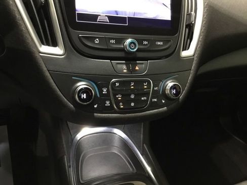Used 2023 Chevrolet Malibu LT FWD image 32