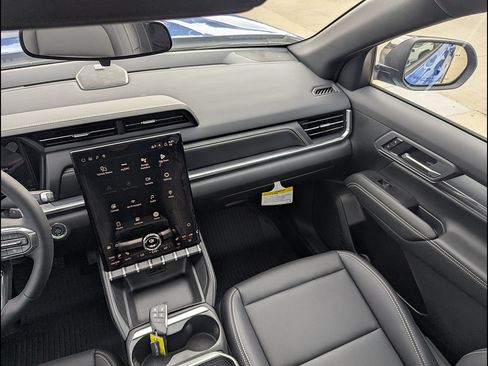 New 2026 GMC Terrain Elevation w/ Elevation Premium Package AWD/4WD image 19