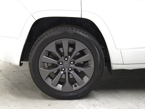 Certified 2020 Jeep Cherokee High Altitude AWD/4WD image 40