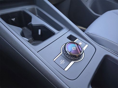 New 2026 Volkswagen Tiguan SE image 16