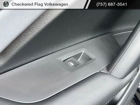 New 2026 Volkswagen Tiguan SE image 24