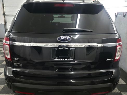 Used 2015 Ford Explorer XLT w/ Equipment Group 202A image 4