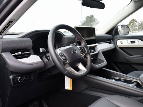 Used 2026 Ford Explorer Active w/ Active Comfort Package AWD/4WD image 11