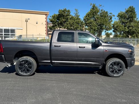 New 2026 RAM 2500 Laramie AWD/4WD image 2