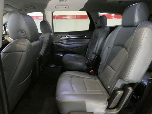 Used 2021 Buick Enclave Essence FWD image 23