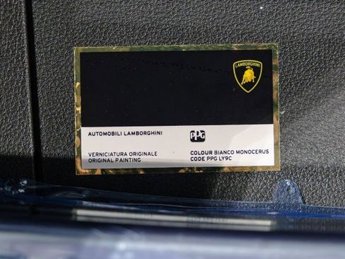 Used 2022 Lamborghini Urus AWD/4WD image 52