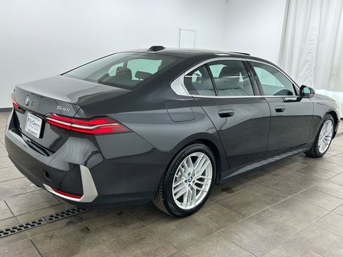 Used 2025 BMW 530i xDrive w/ Premium Package image 5