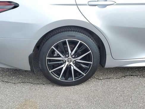 Used 2023 Toyota Camry SE w/ Cold Weather Package image 5