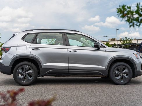 Used 2025 Volkswagen Taos S FWD image 8