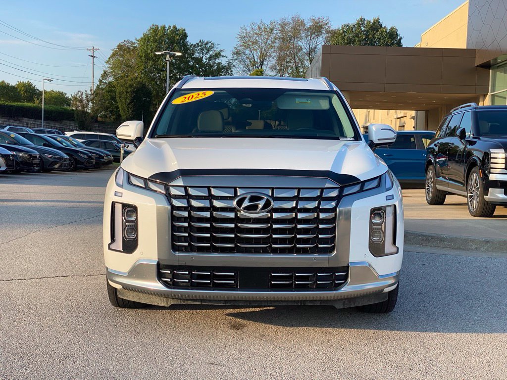 Used 2025 Hyundai Palisade Calligraphy AWD/4WD image 2