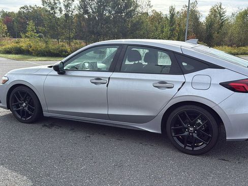 Used 2023 Honda Civic Sport image 11