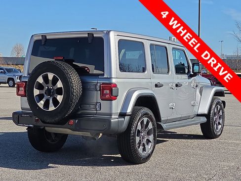 Used 2018 Jeep Wrangler Unlimited Sahara image 5
