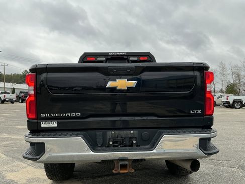 Used 2022 Chevrolet Silverado 3500 LTZ w/ LTZ Plus Package image 3