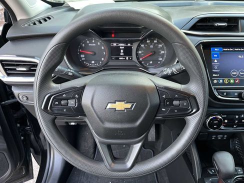 Used 2023 Chevrolet TrailBlazer LT w/ Convenience Package image 11