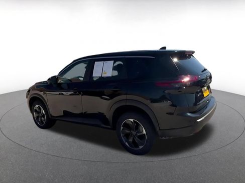 Used 2025 Nissan Rogue SV AWD/4WD image 9