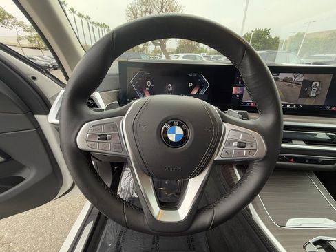 Used 2025 BMW X7 xDrive40i image 25