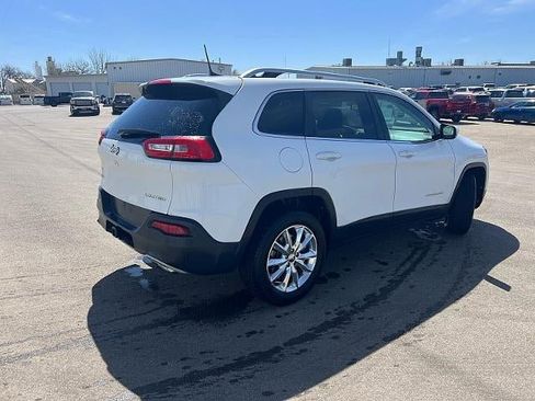 Used 2016 Jeep Cherokee Limited w/ Trailer Tow Group AWD/4WD image 2
