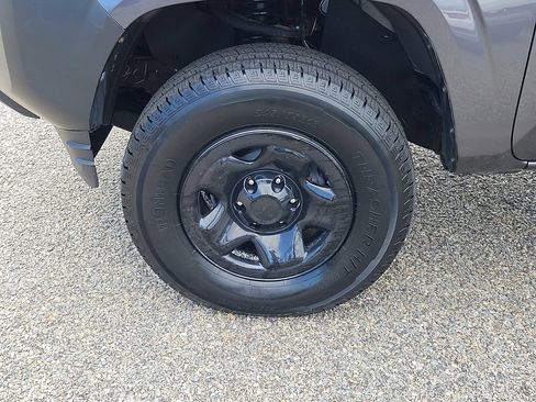 Used 2022 Toyota Tacoma SR AWD/4WD image 7