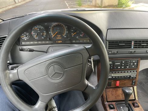 Used 1993 Mercedes-Benz 300 SL image 4