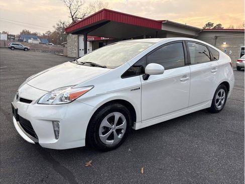 Used 2013 Toyota Prius Three image 3