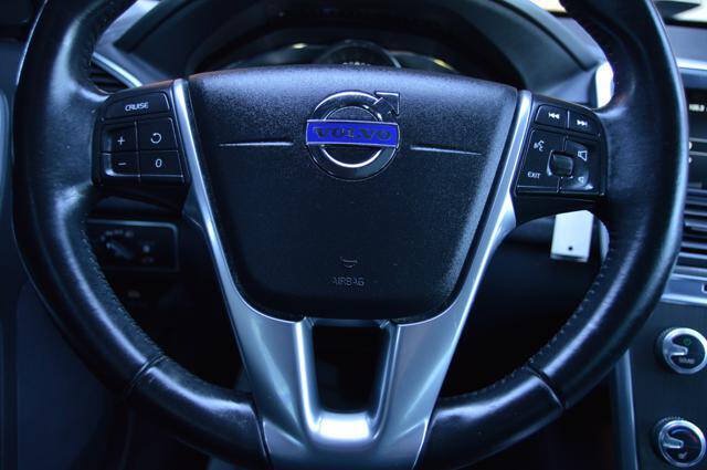 Used 2015 Volvo XC60 T5 Premier w/ Proximity Package FWD image 18