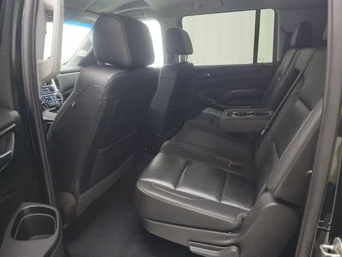 Used 2019 Chevrolet Suburban LT AWD/4WD image 4